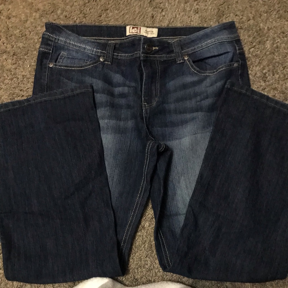 L.E.I- Sophia Hipster Flare Woman’s Jeans